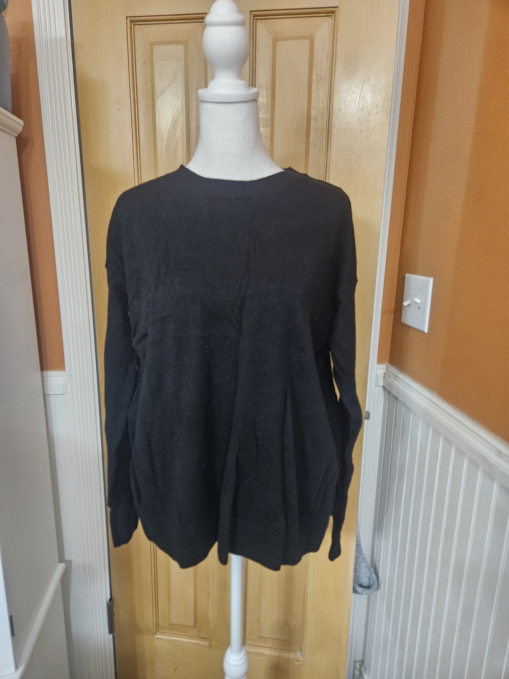 Banana Republic Black Crewneck Pullover Sweater